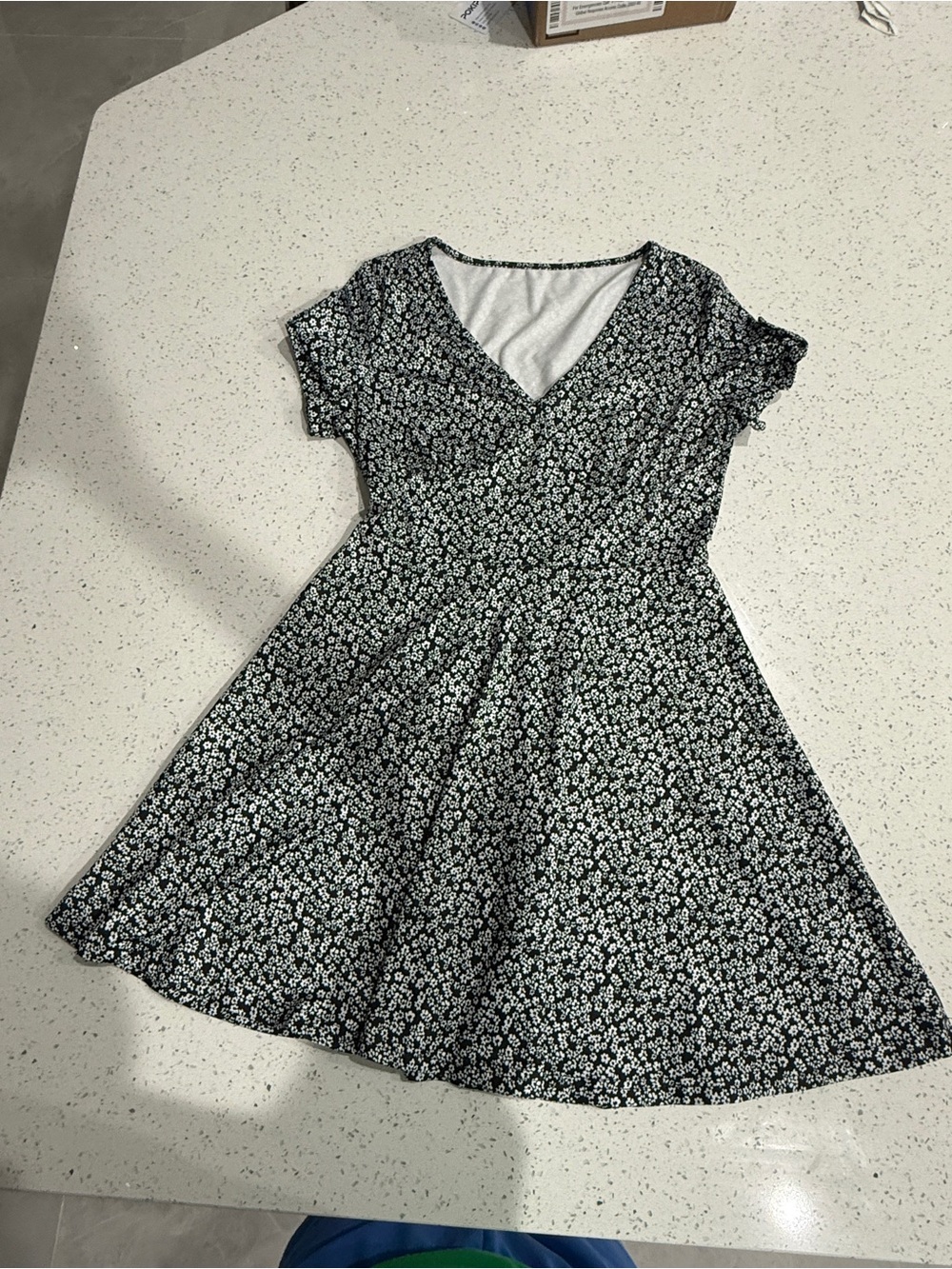 SHEIN Black and White Mini Floral V-Neck Dress